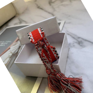 Brand hot sell crafts woven bracelets fabric adjustable letter cotton bracelet trend handmade frienddship bracelet with box set
