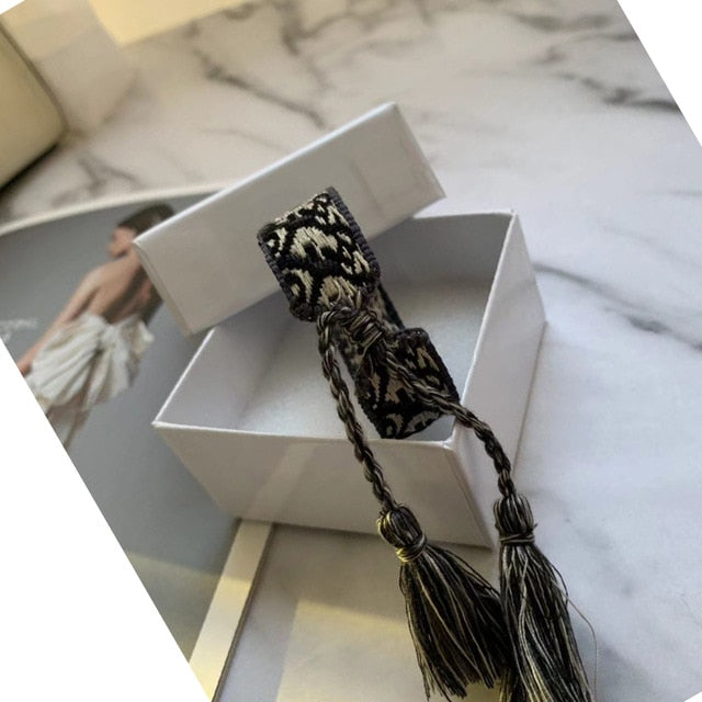 Brand hot sell crafts woven bracelets fabric adjustable letter cotton bracelet trend handmade frienddship bracelet with box set