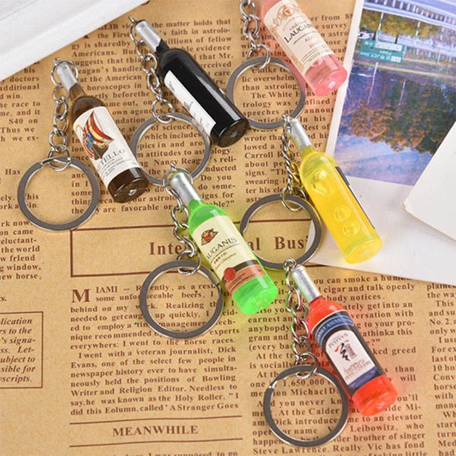 Random Men Rings Unisex Women Fashion Bag Holder Bottle Pendant Purse Chain For Car Key Chain Keyrings for Mobile